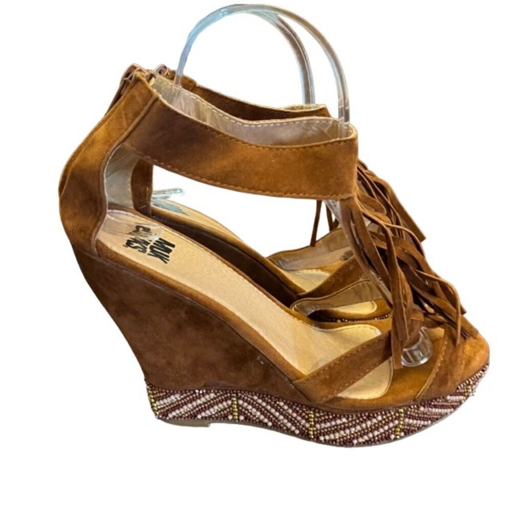 MUK LUKS Women's Faux Suede Wedge‎ Open Toe Sandal W/Fringe and Beading Size 9.5
